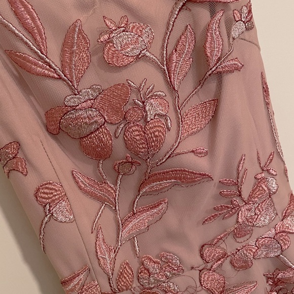 Two Sisters Jaus Women’s The Sassy Dress - Picture 4 of 14